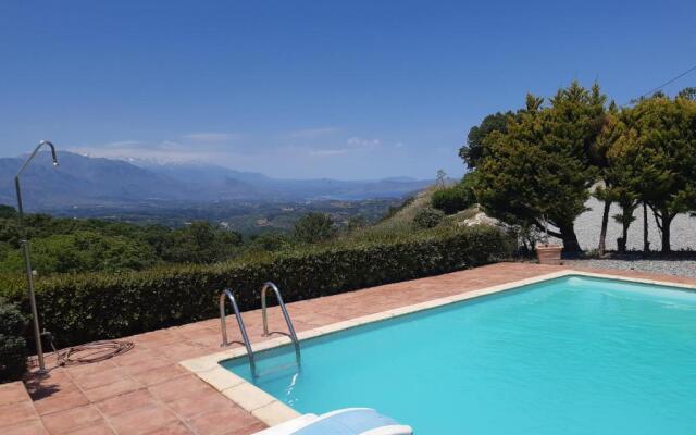 Villa Anemos - Beautiful 4 bed villa with pool