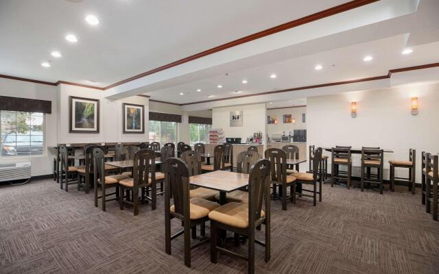 Best Western Plus Northwind Inn & Suites