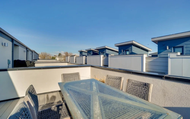 Rooftop Deck & Mtn Views: Luxe Denver Home