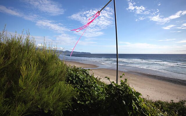 Oceanside Perch 3 Br home by RedAwning