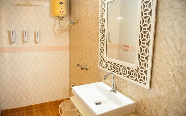 Hotel Tanjo Highland With Pool, Candolim Beach