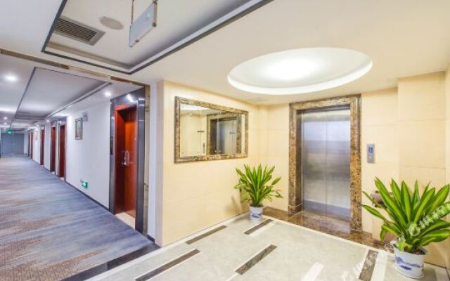 Yicheng Hotel (Guilin Wanfu Plaza)
