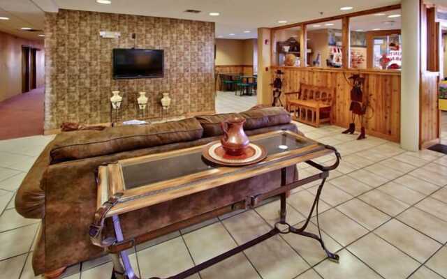 Western Skies Inn And Suites