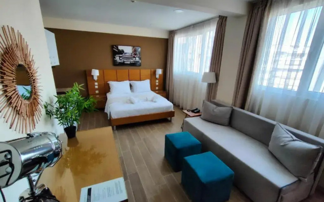 La Place De La Gare Suite