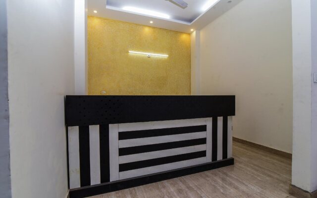 Larch Western By OYO Rooms