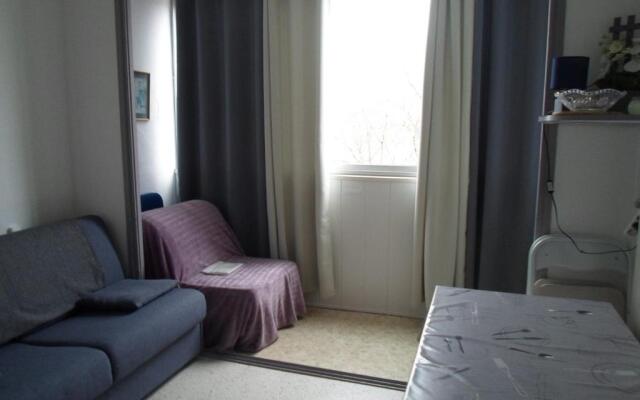 Appartement Balaruc-les-Bains, 1 pièce, 2 personnes - FR-1-503-108