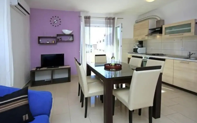Remarkable 2-bed Apartment in Srima With sea View