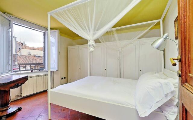 Campo de Fiori Large Penthouse