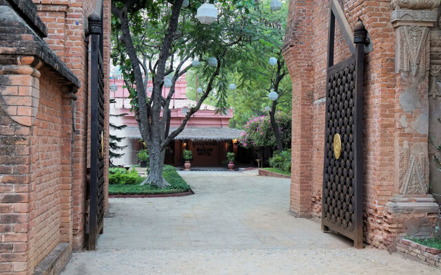 Bagan Hotel River View