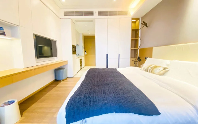 Rho Hotel