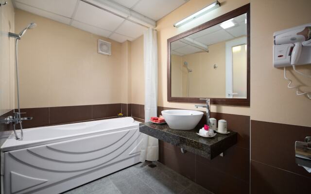 Silk Flower Hotel & Spa