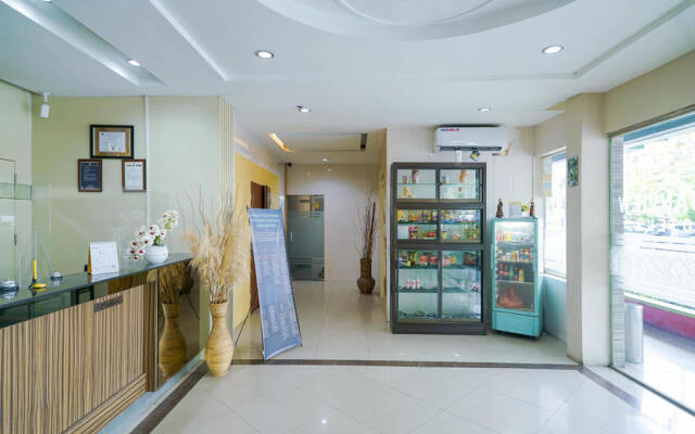 Urbanview Hotel Bumi Malaya