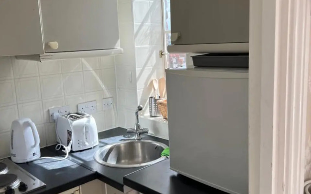 Super Located Studio in South Ken at Chelsea Cloister