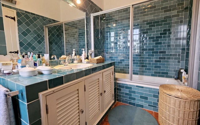 Toca do Fradinho - Pera 3 7Km da Praia