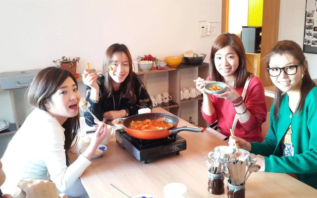 High Street Guest House Hongdae - Hostel