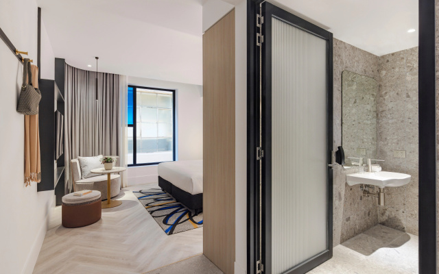 Hotel Indigo Melbourne Little Collins by IHG – Guest Rooms – Melbourne