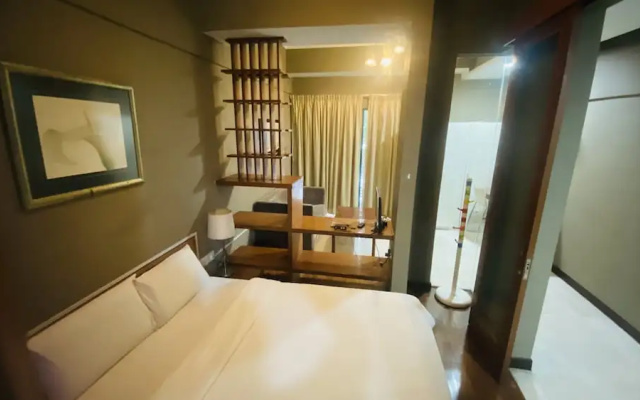 Peninsula Residents All Suite