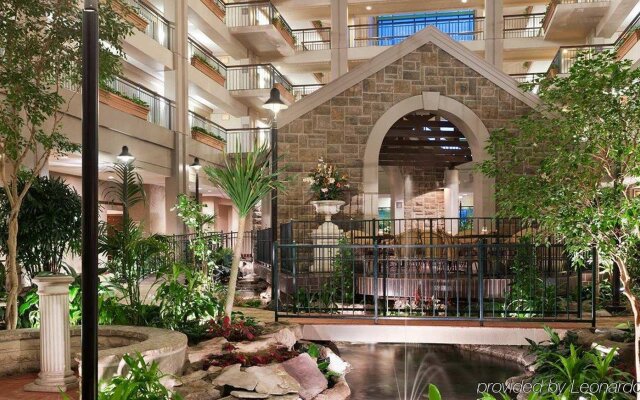 Embassy Suites by Hilton Chicago Lombard Oak Brook