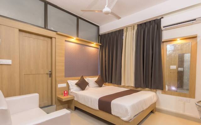 OYO 5545 Spectrum Residency