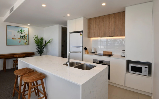 X Kirra Apartments