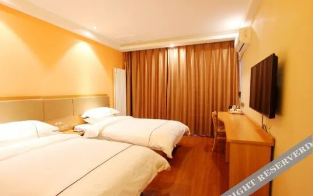 Super 8 Hotel (Weifang University North Gate)