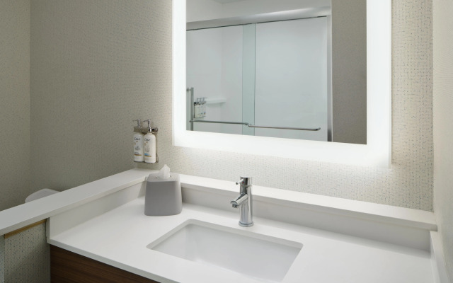 Holiday Inn Express & Suites Brunswick by IHG