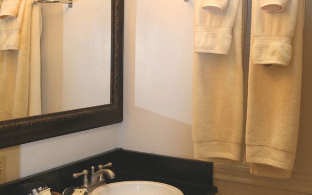 Youngtown Inn & Restaurant