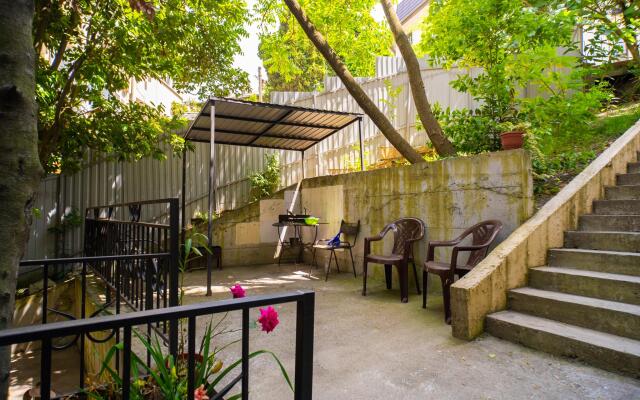 LetoApart (ЛетоАпарт) на переулке Севастопольский 1 Б