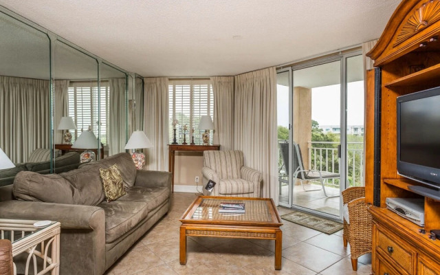 Hodnett Cooper's North Breakers