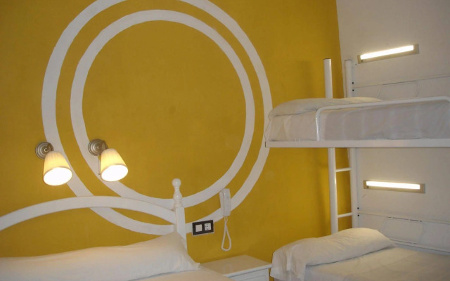 Hostal Arias