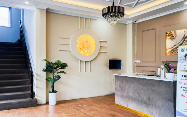 RedDoorz Syariah at HDH Hotel Padang Panjang – Lobby – Padang Panjang