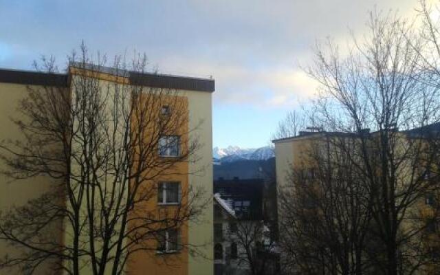 Apartament 8