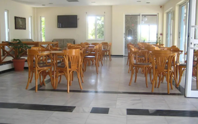 Zefiros Beach Hotel