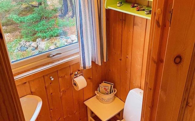 Serene Seaside Retreat in Vesteroy-by Traum