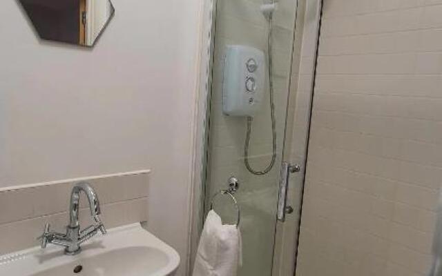Rest&Recharge @ Robert Hall House by MediaCity (3-Bedroom, 2.5 Bathrooms, Free Parking)