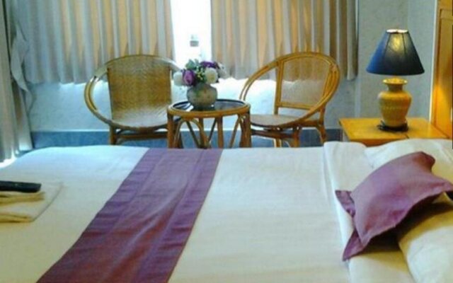 Leng Hotel