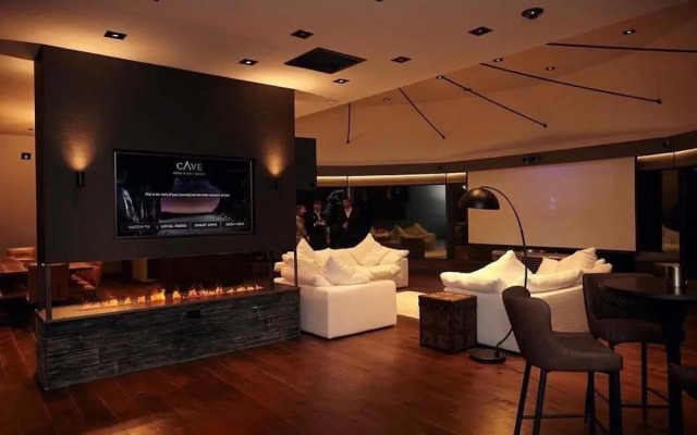 Cave Hotel & Golf Resort