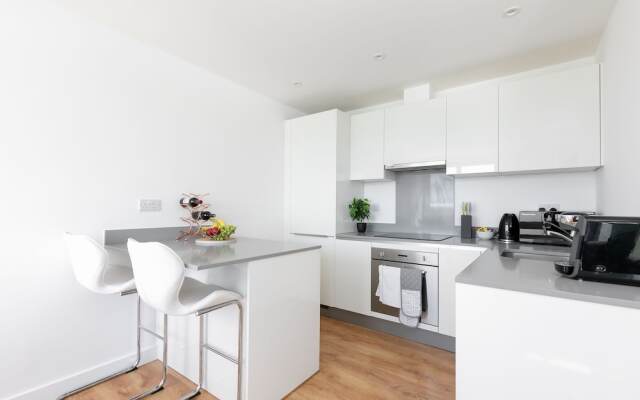 Skyvillion Tower Points - Tower Point Lovely apartment in Enfield London