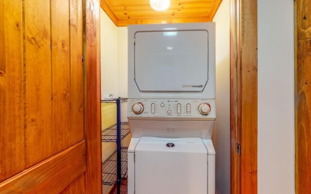 Cowboy Cabin on Stanley Creek