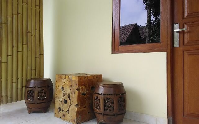Astawa House