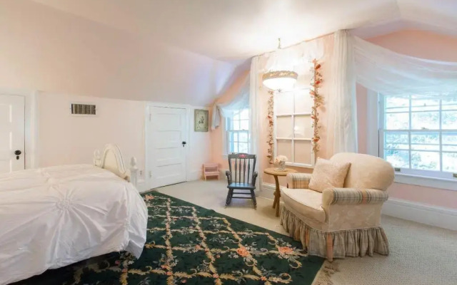The Harbor Rose Bed & Breakfast