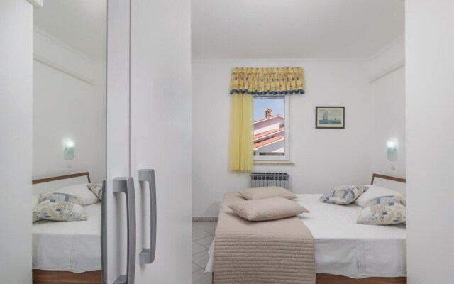 Beautiful Home in Labin With Wifi and 2 Bedrooms