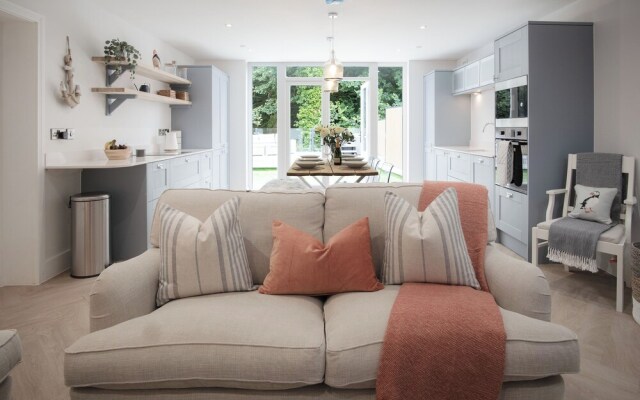 The Hideaway - 2 Bed Holiday Home - Little Haven