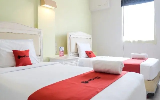 RedDoorz Plus @ Sunrise Hotel Sanur