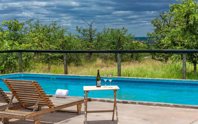 Mopane Bush Lodge