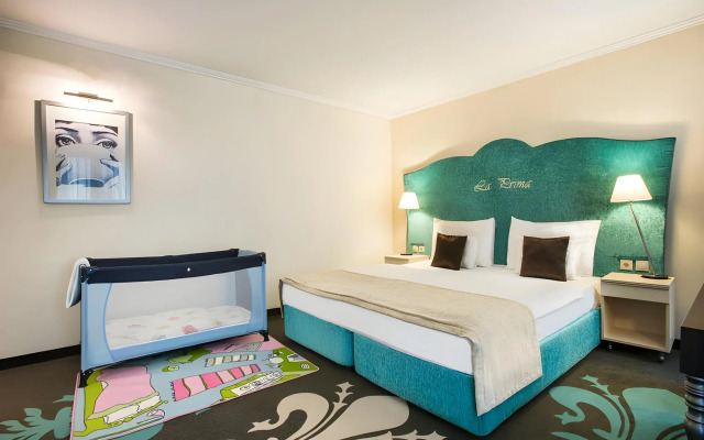 La Prima Fashion Hotel