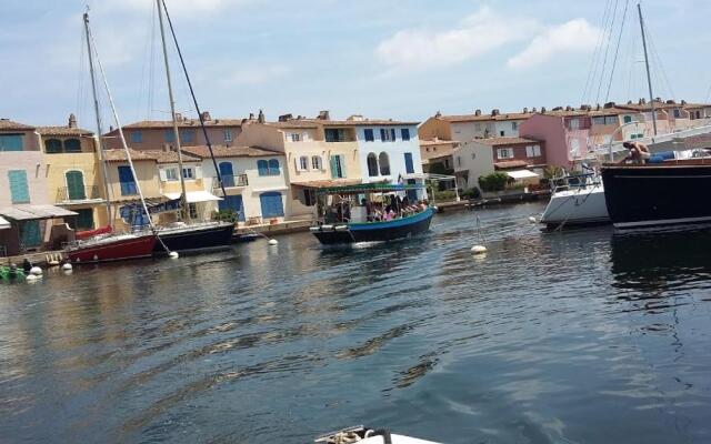 Port Grimaud T2 50 M A Pieds Plage