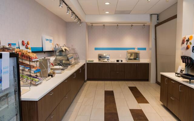 Holiday Inn Express & Suites Marietta