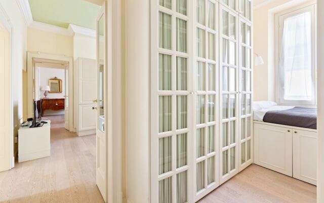 Corso Vercelli Elegant Apartment