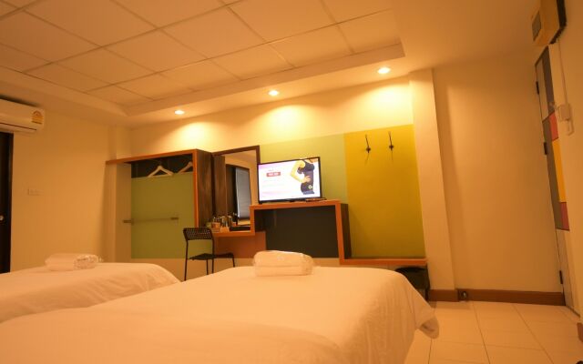ROOM at PRACHACHUEN